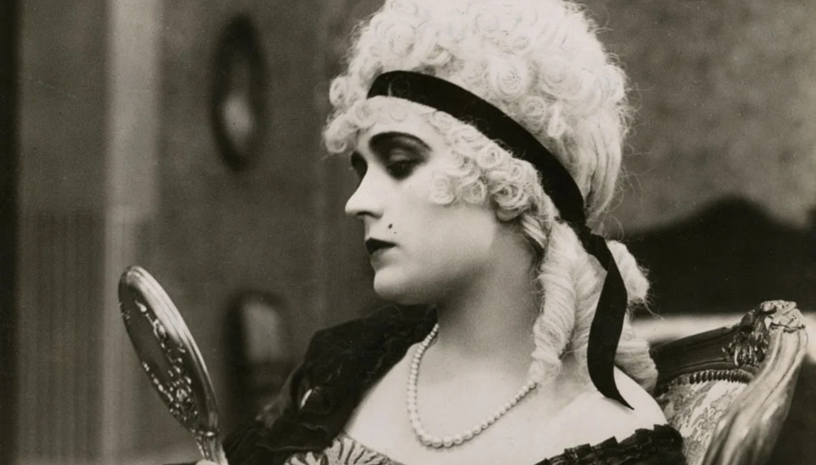 Pola Negri – skandalistka, femme fatale, której przeszkadzała naga rzeźba Łuczniczki