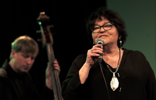 Elżbieta Adamiak – „Trwaj, chwilo, trwaj”