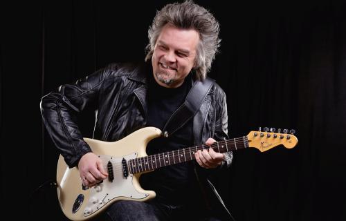 Wojtek Cugowski - Nie Czekaj Na Znak