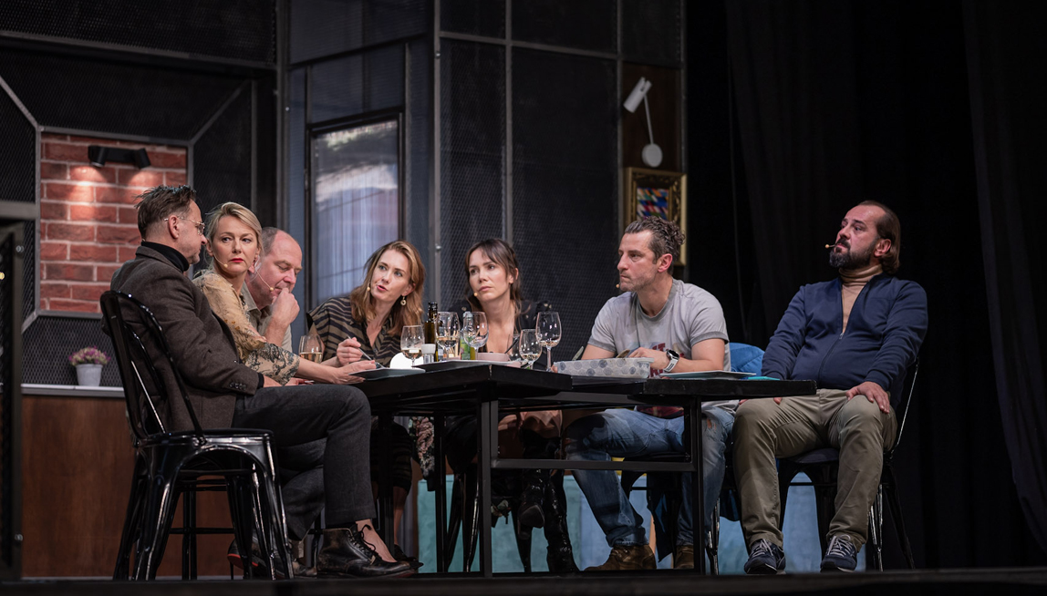 Dramat psychologiczny na scenie – jak teatr zagląda w ludzkie emocje?